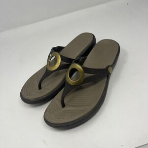 Crocs - Sanrah Sandals - Women's 9 - Brown Gold - Circle Beveled Ring